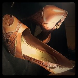 GIANNI BINI HEELS. CROC EMBOSSED